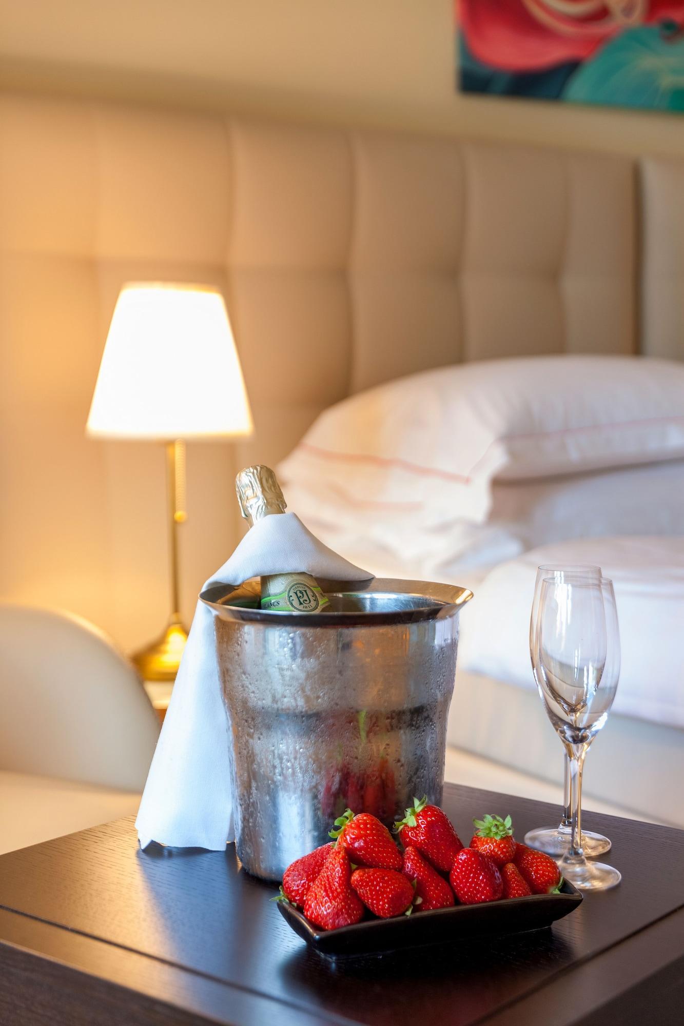 Suitenhotel Parco Парадизо Екстериор снимка